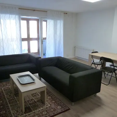 Palau-vacances Pirinenca Apartment *